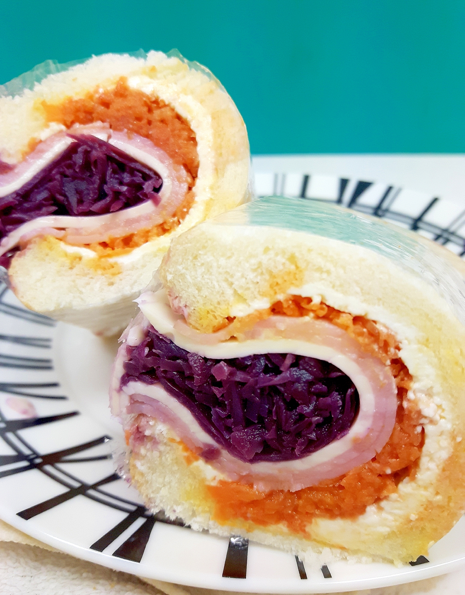 紫キャベツのザワークラウトで(^^)サンドイッチ♪