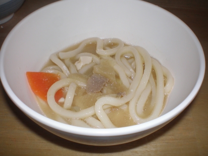 豚汁のうどん、カップ麺では食べたことがありましたが、自分で作るのは初めてでした♪美味しいですね。