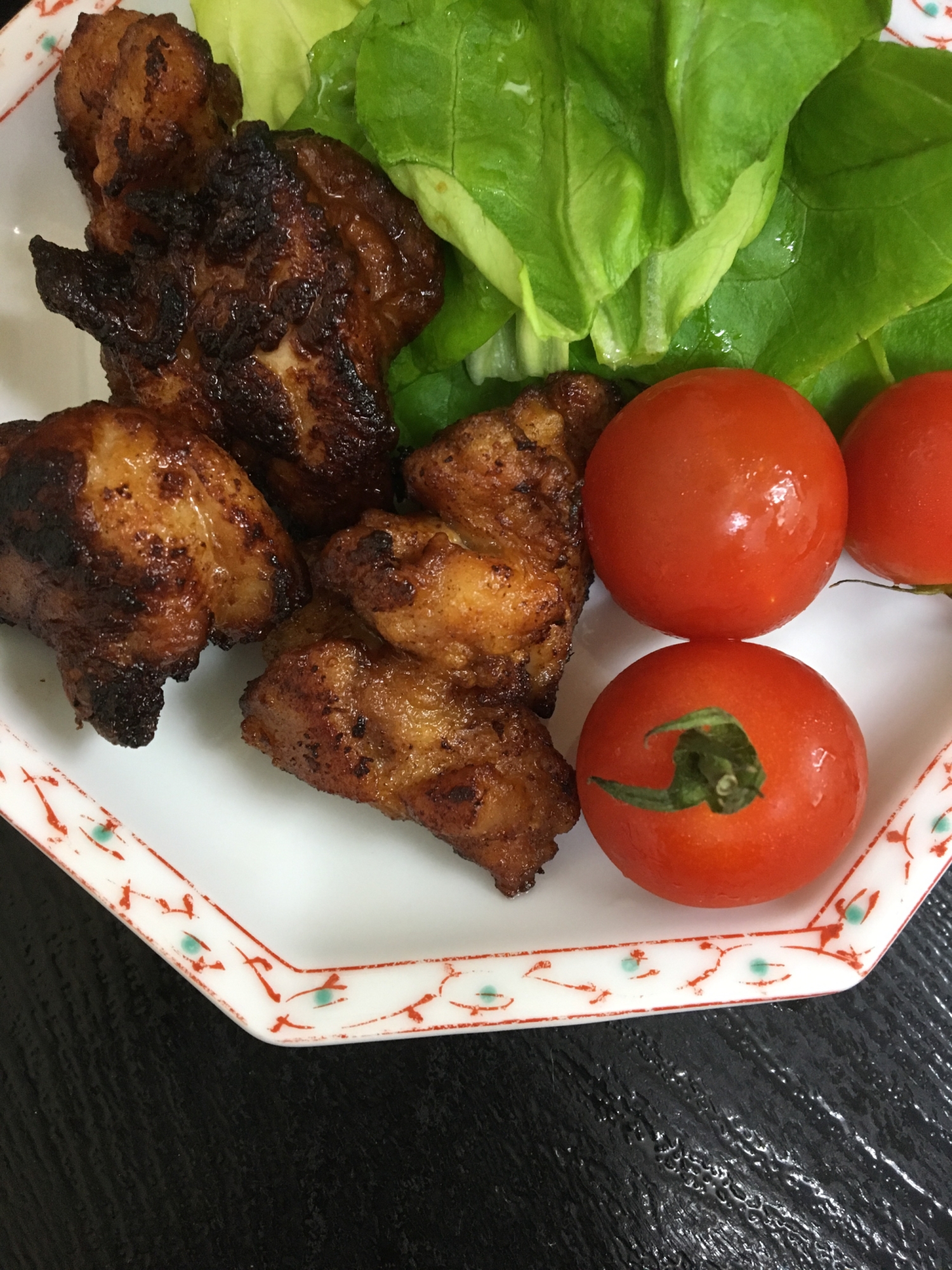 ボンレスレタスとミニトマト添え♡鶏もも肉の唐揚げ