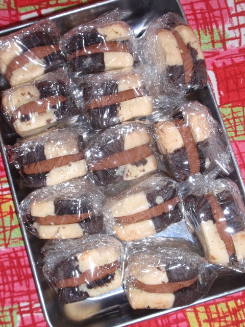 ココナッツチョコトリュフの市松クッキーサンド