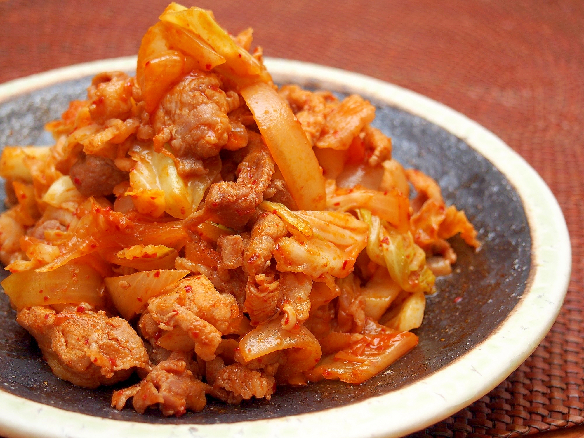 きゃべつたっぷり!ご飯が止まらない味噌豚キムチ