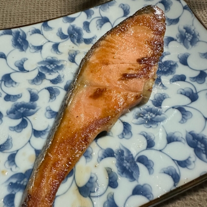 胡麻油でこんがり❣️鮭の塩焼き
