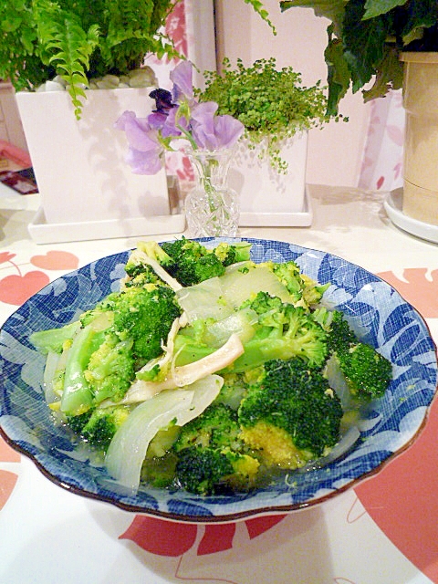 ダイエットレシピ☆ブロッコリーと玉ねぎの煮物♪