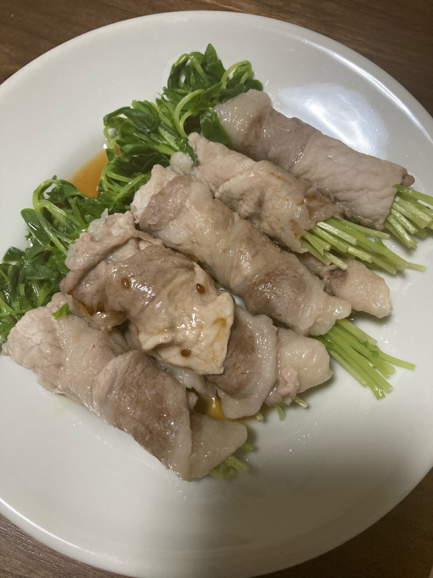 豆苗と豚バラ肉のレンジ蒸し