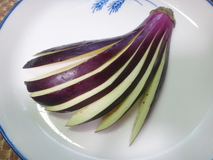 こんにちは♪末広茄子作りました♪この後天ぷらにして、お蕎麦と一緒に美味しくいただきました♪レシピありがとうございました(^-^)