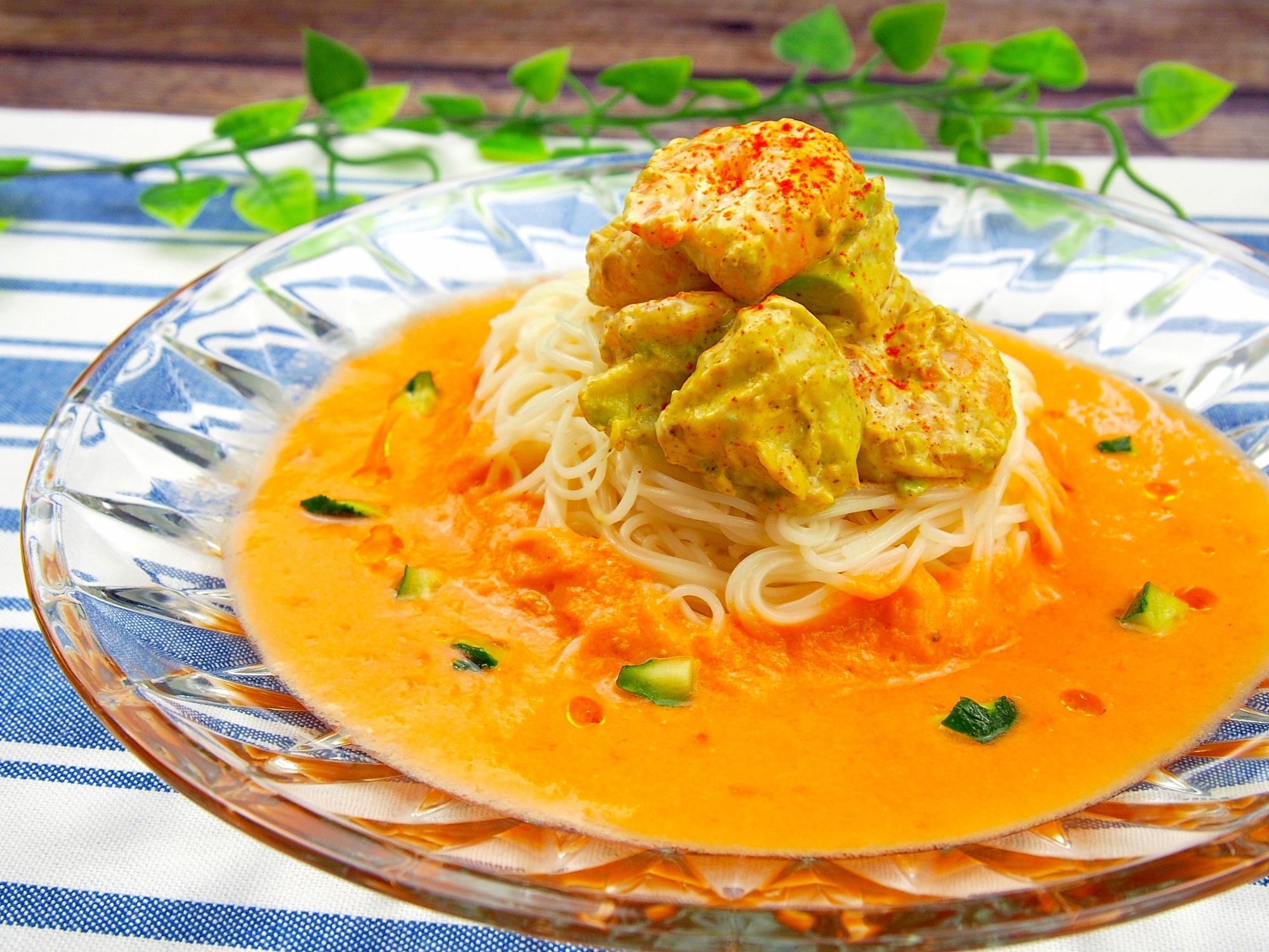 スパイス香る！トマトとえびアボカドの素麺