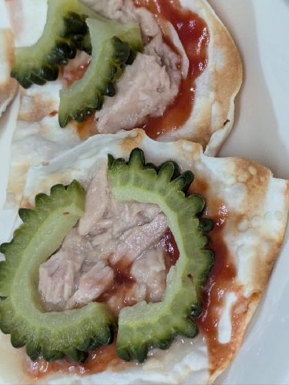 おつまみに♪餃子の皮でゴーヤーピザ