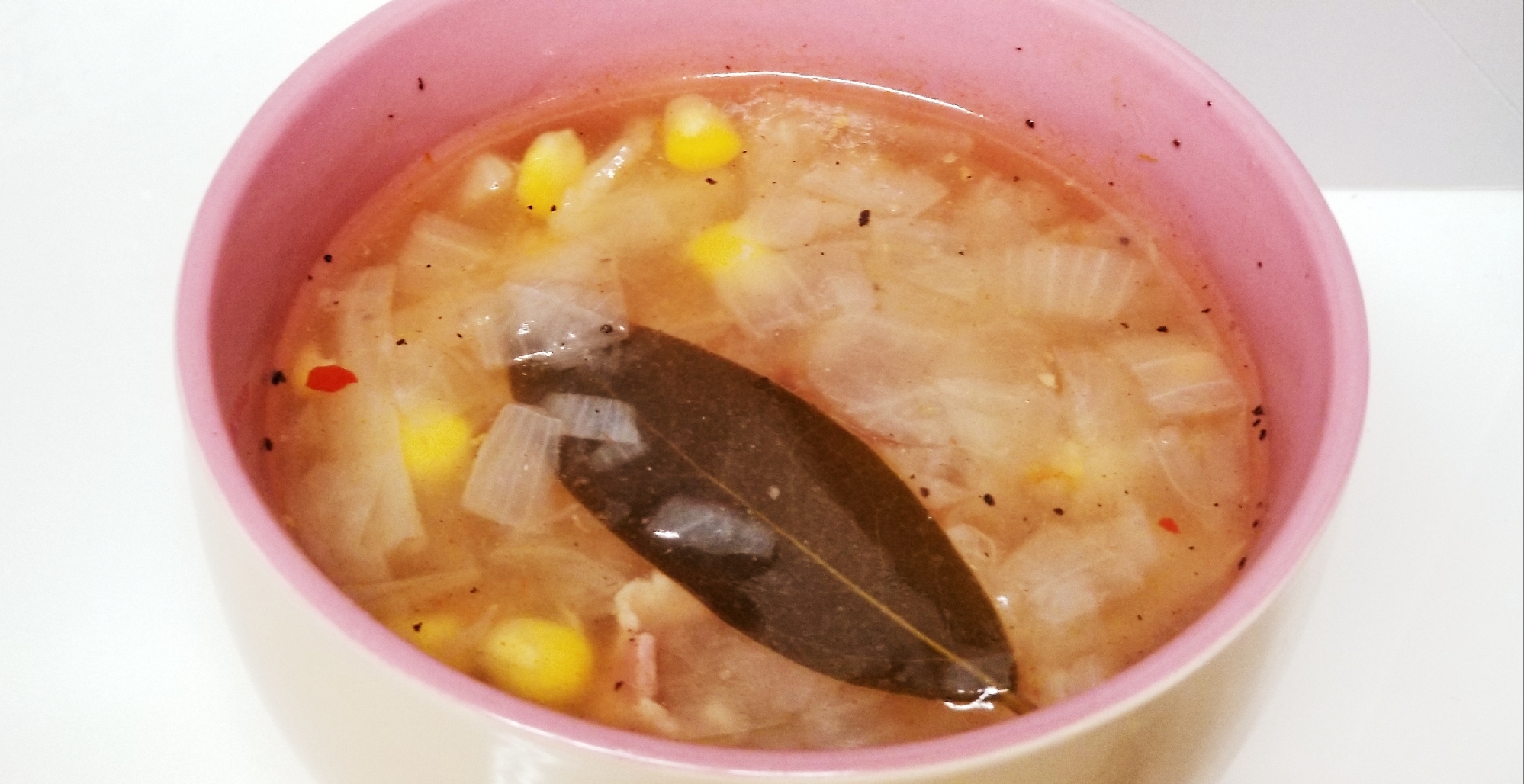 韓国風☆コーン、ベーコン、玉ねぎの豆板醤スープ