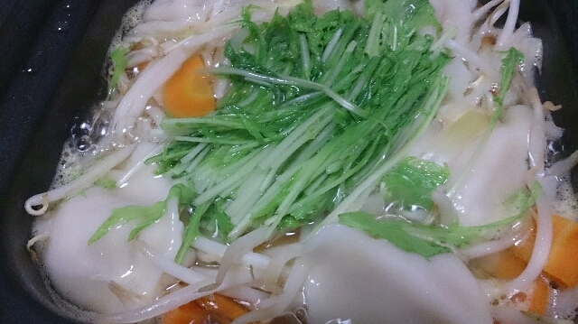 生姜でポカポカ☆野菜たっぷりスープ餃子