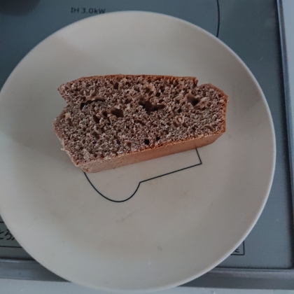 黒糖とアーモンドのケーキ