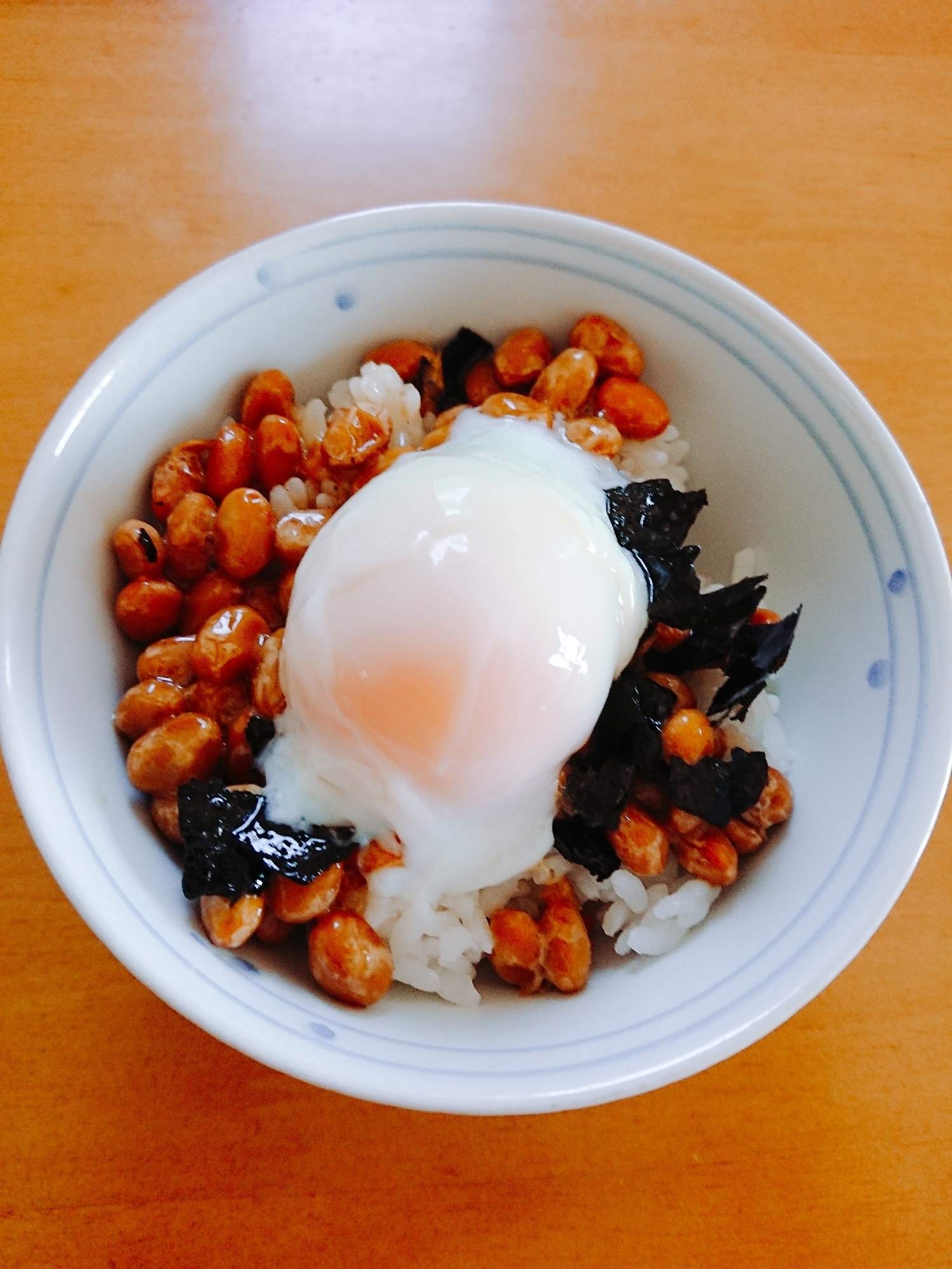 手作り温泉卵の納豆かけご飯