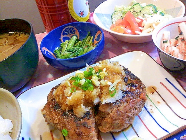 豆腐でかさ増し！でもジューシーハンバーグ