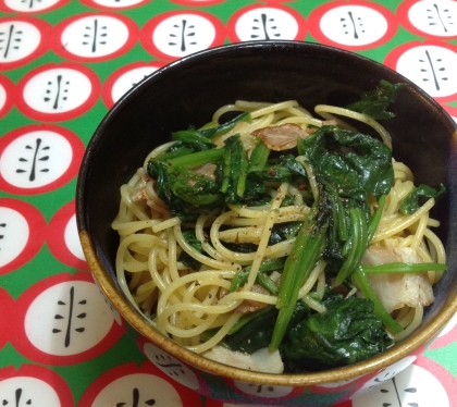 簡単ですぐできる！ほうれん草とベーコンの和風パスタ