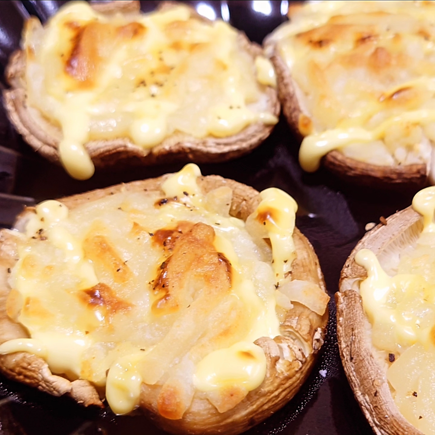 オーブンで簡単！しいたけのマヨチーズ焼き