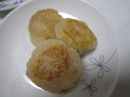 小さな子供も食べられるように全部すりおろして作りました。モチモチで美味しかったです♪