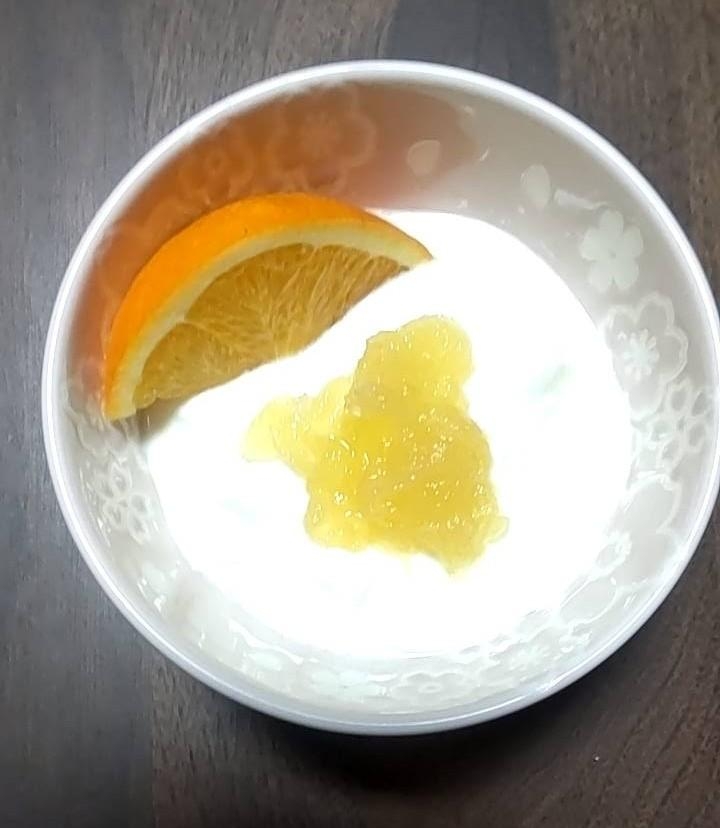 オレンジとゆずジャムヨーグルト