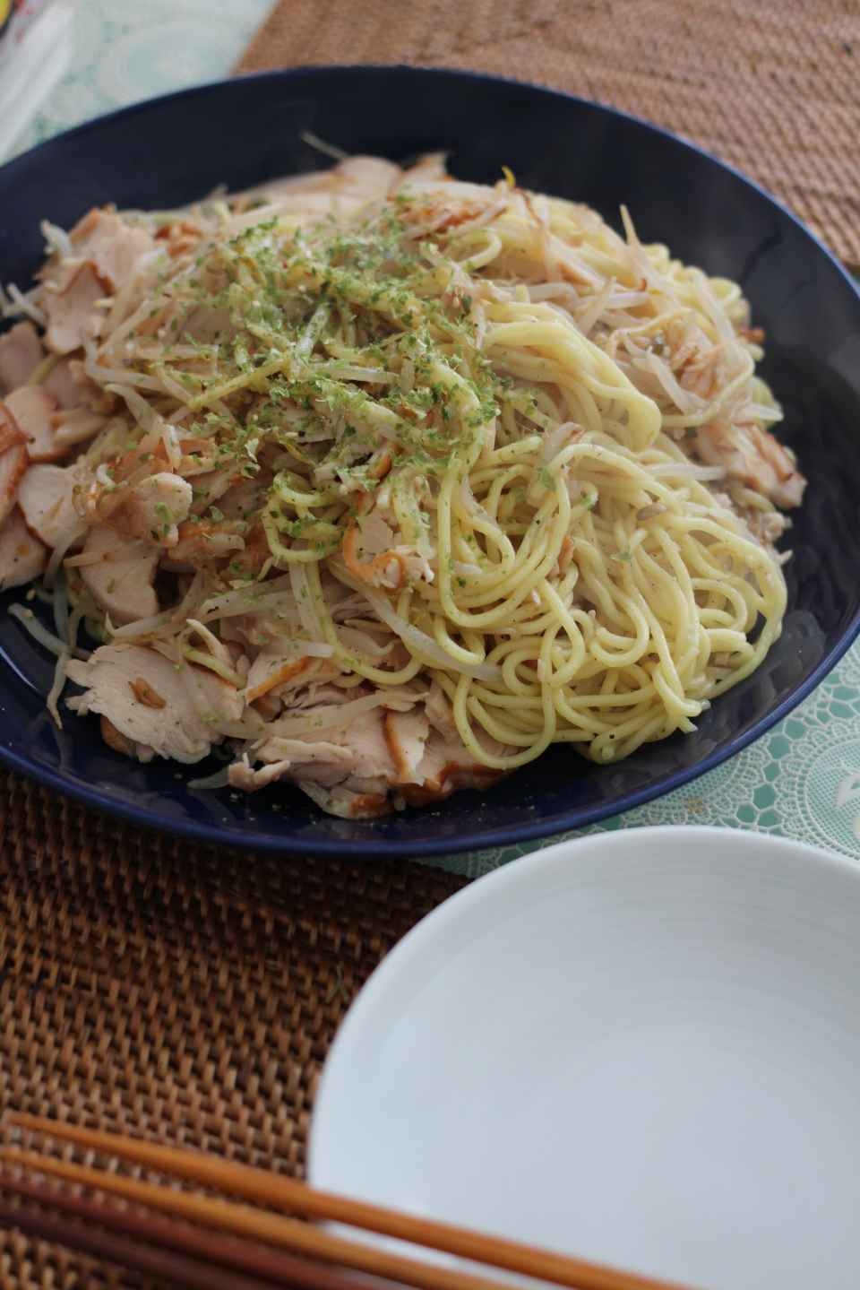 節約レシピ！　ウェイパーで味付けのもやし塩焼きそば