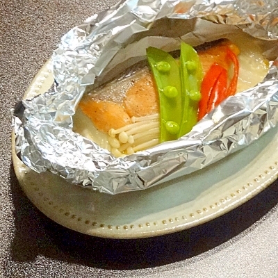 旬の野菜を入れてオーブントースターで鮭のホイル焼き