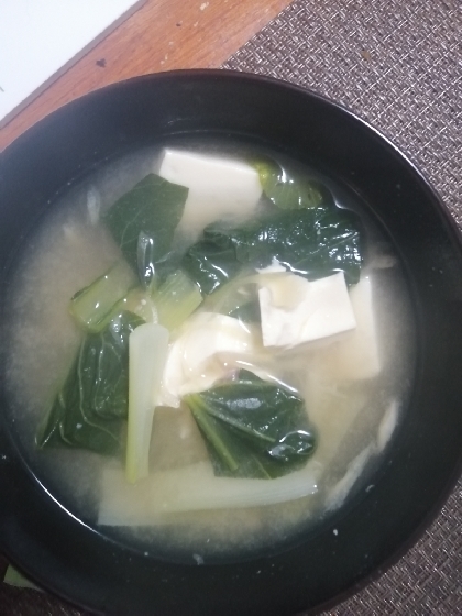 レタスの外葉と豆腐のお味噌汁