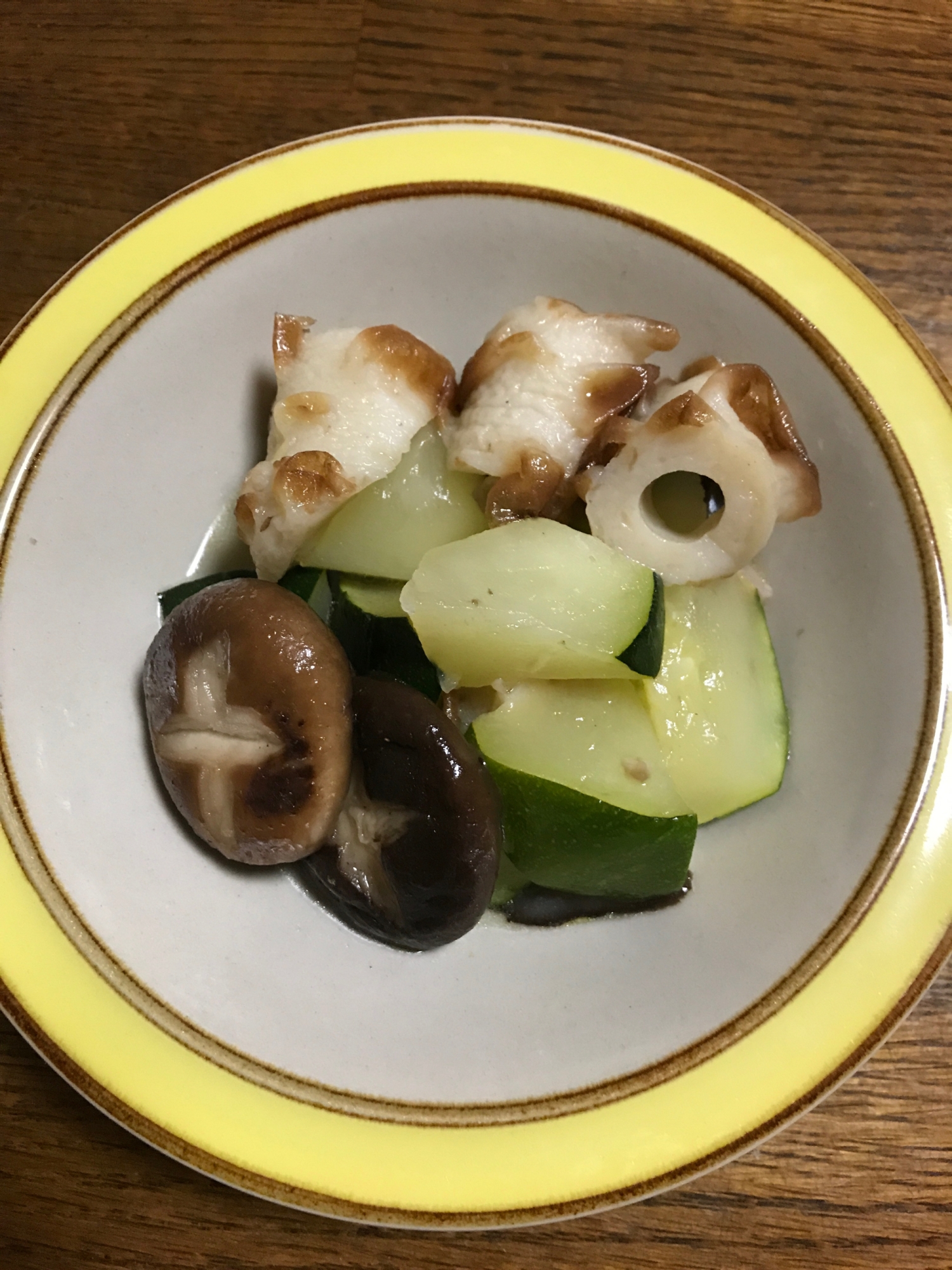 ズッキーニと椎茸の煮物