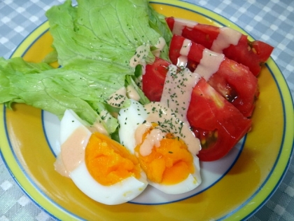 トマトとゆで卵のサラダ
