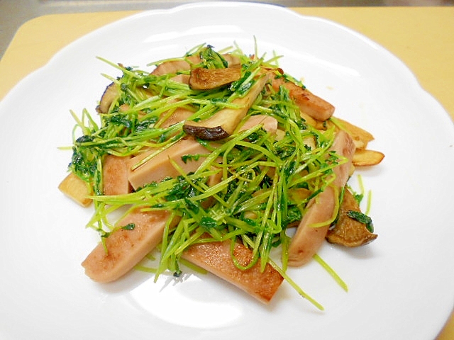 魚肉ソーセージ・エリンギ・豆苗のクレソル炒め