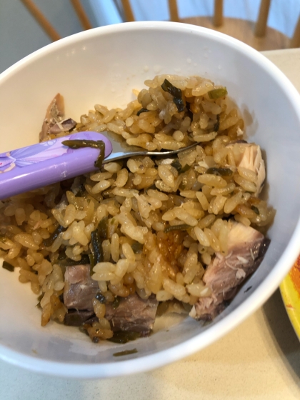 サバの水煮缶と塩昆布の簡単炊き込みご飯