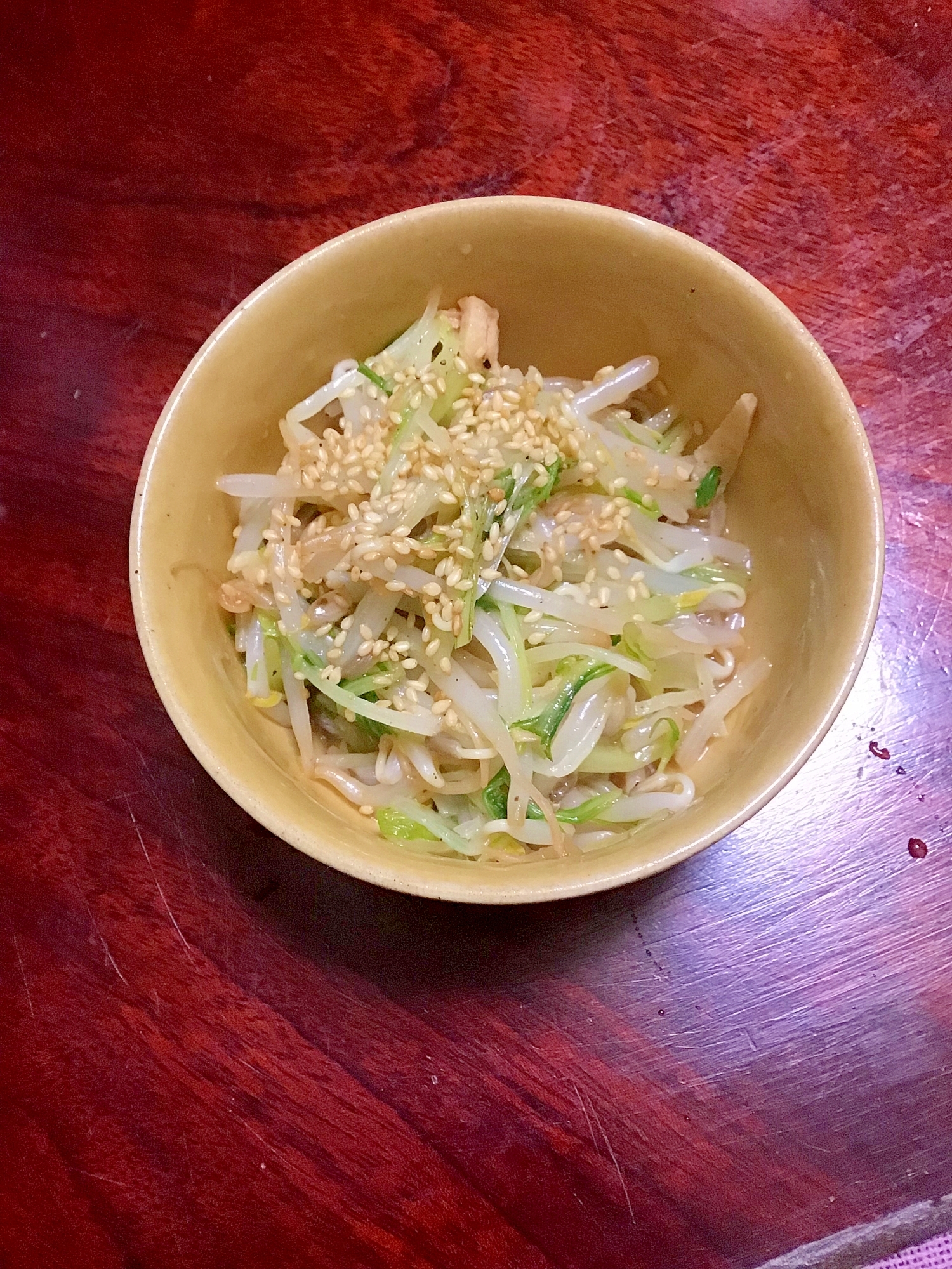 水菜ともやしのナムル風。