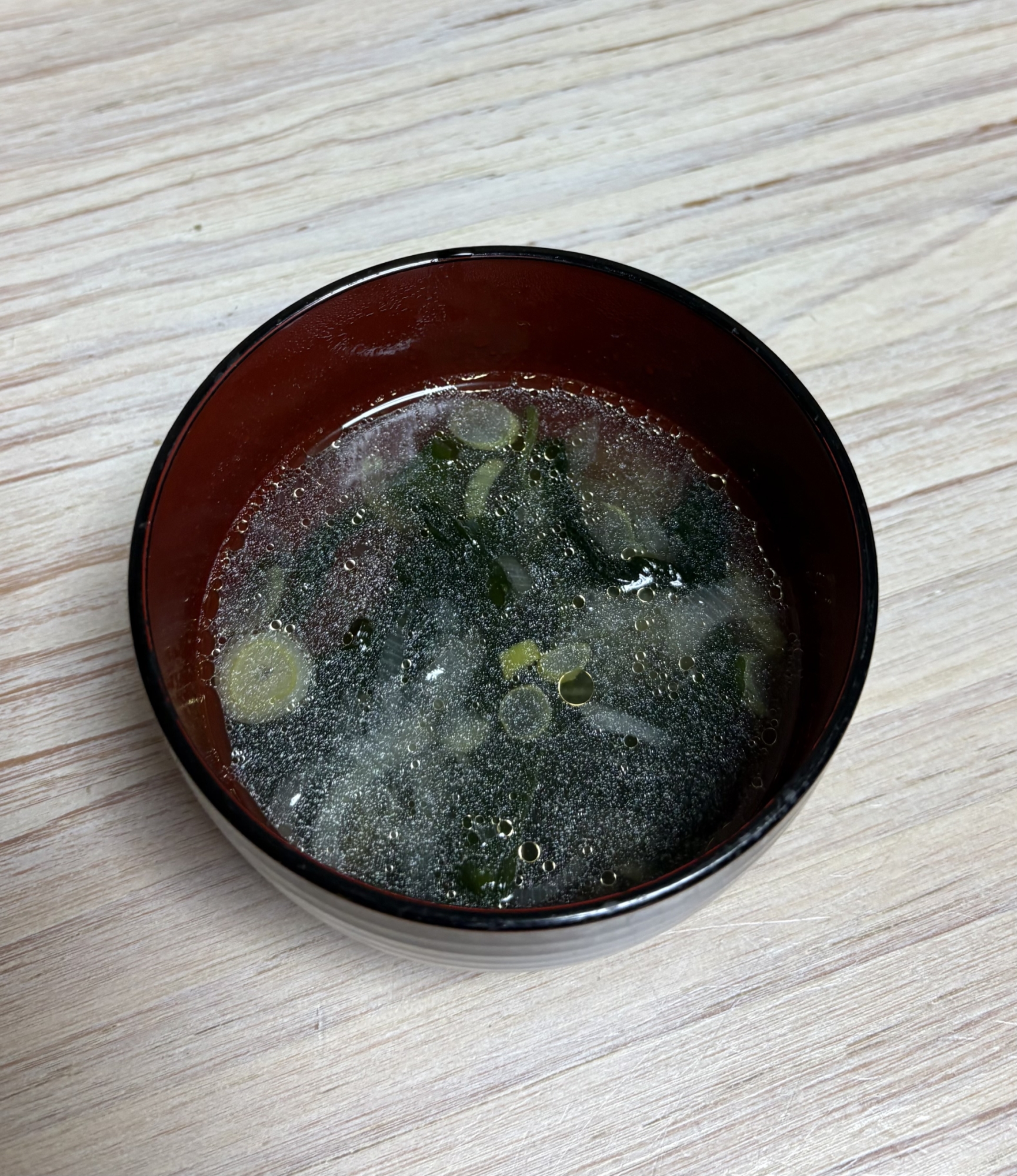 長ネギとわかめの中華スープ