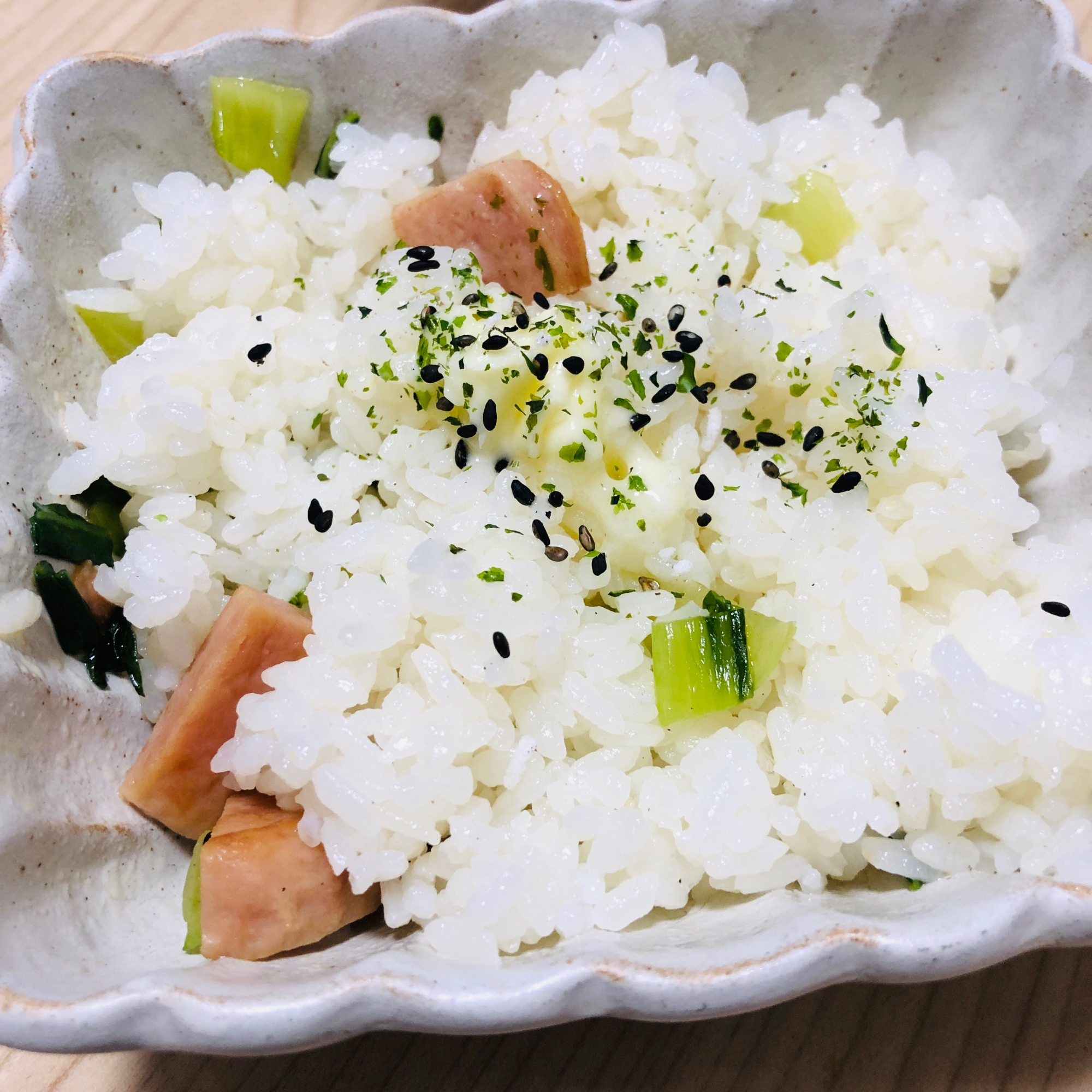 チンゲン菜とスパムのバター丼