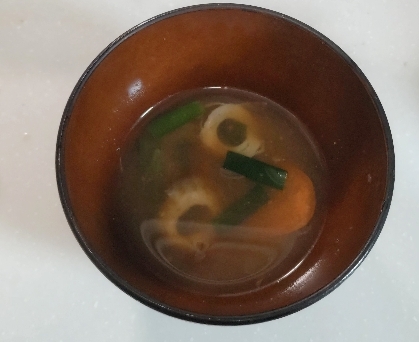 ちくわとにらの味噌汁 °･:✿.*..