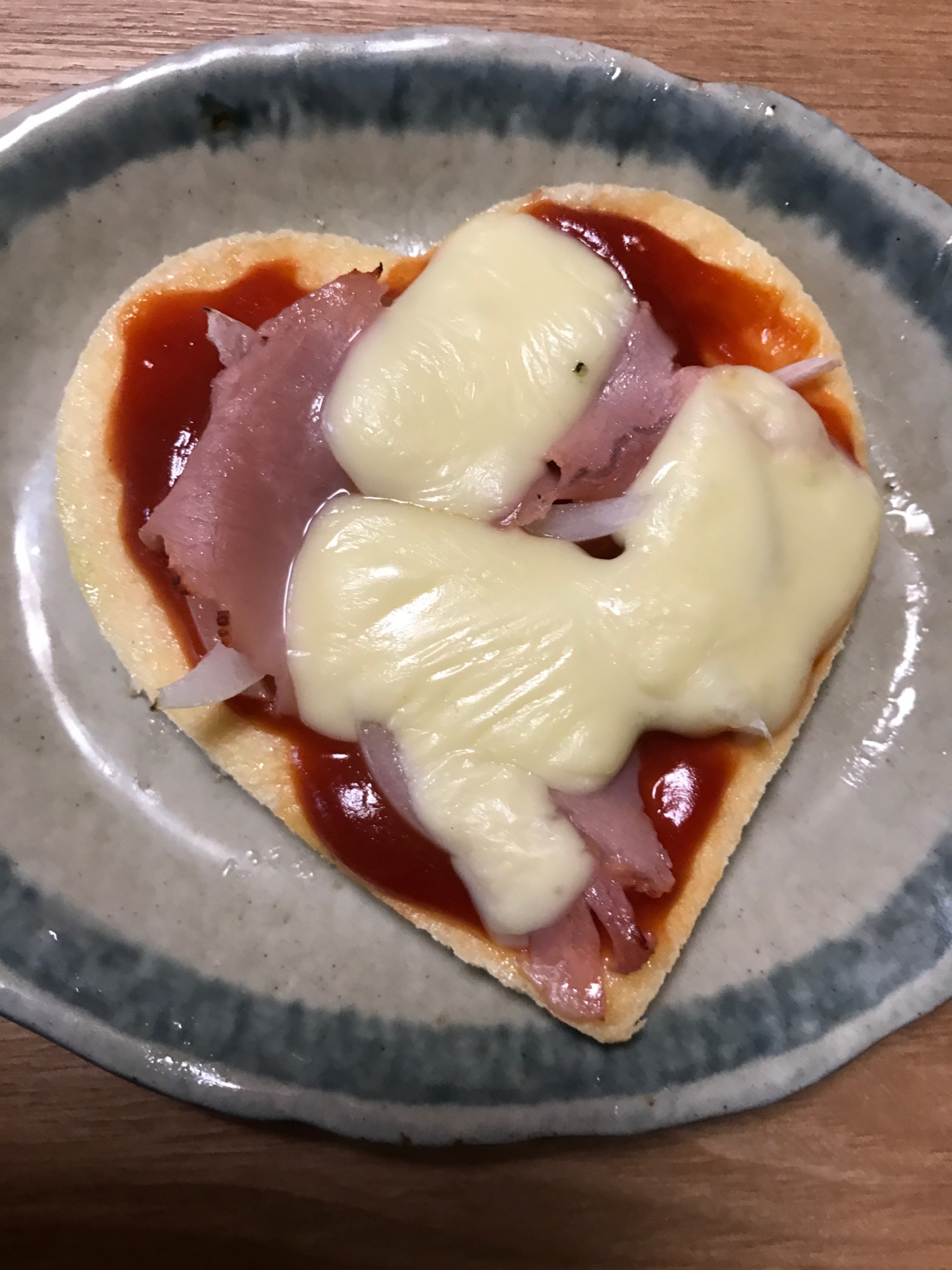 バレンタインに！油揚げでハートピザ