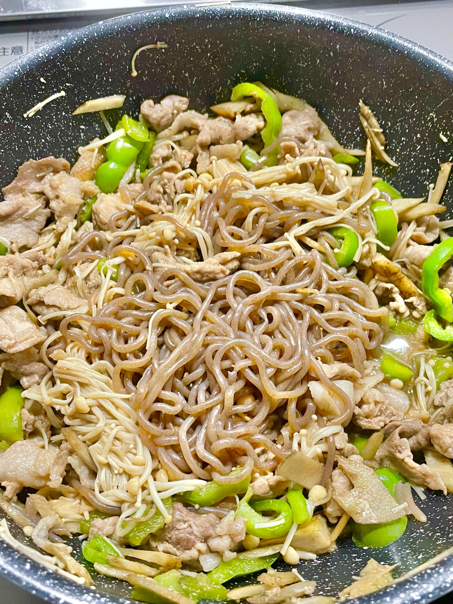 豚肉と野菜の糸こんにゃく炒め