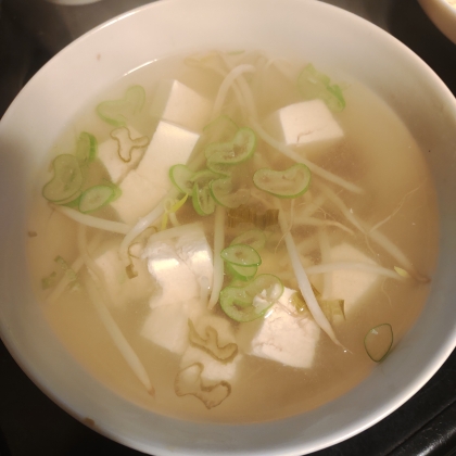 もやしと豆腐のお味噌汁
