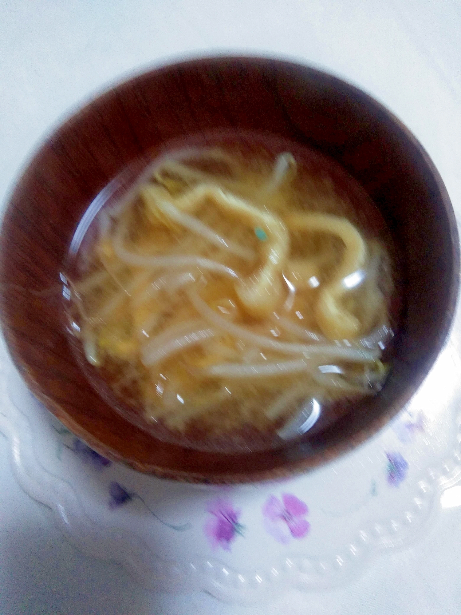 楽々もやしと油揚げの味噌汁