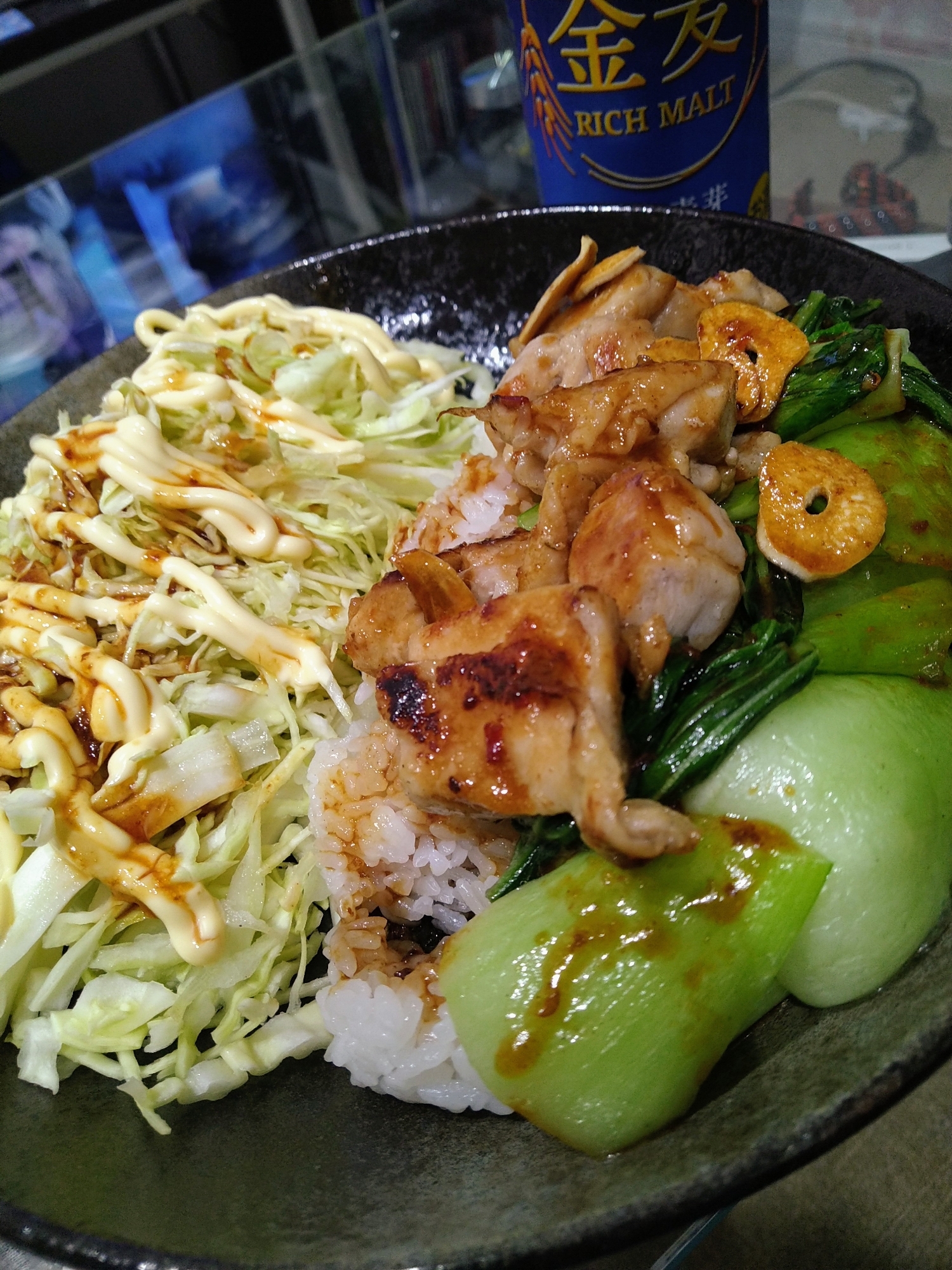 にんにくたっぷり！鶏もも肉のスタミナ丼