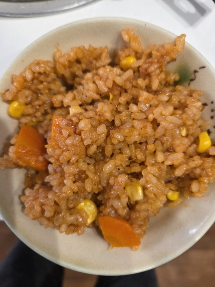 炒めて混ぜるだけ！具だくさんの鶏五目ごはん♪