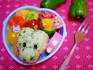 ピーマンごはん☆グリーンザウルスくん弁当