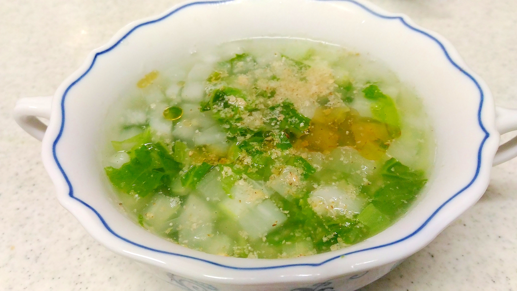 大根と白菜の胡麻風味スープ