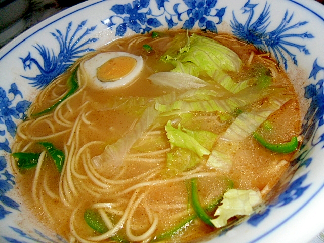 野菜みそラーメン　レタスピーマン入り