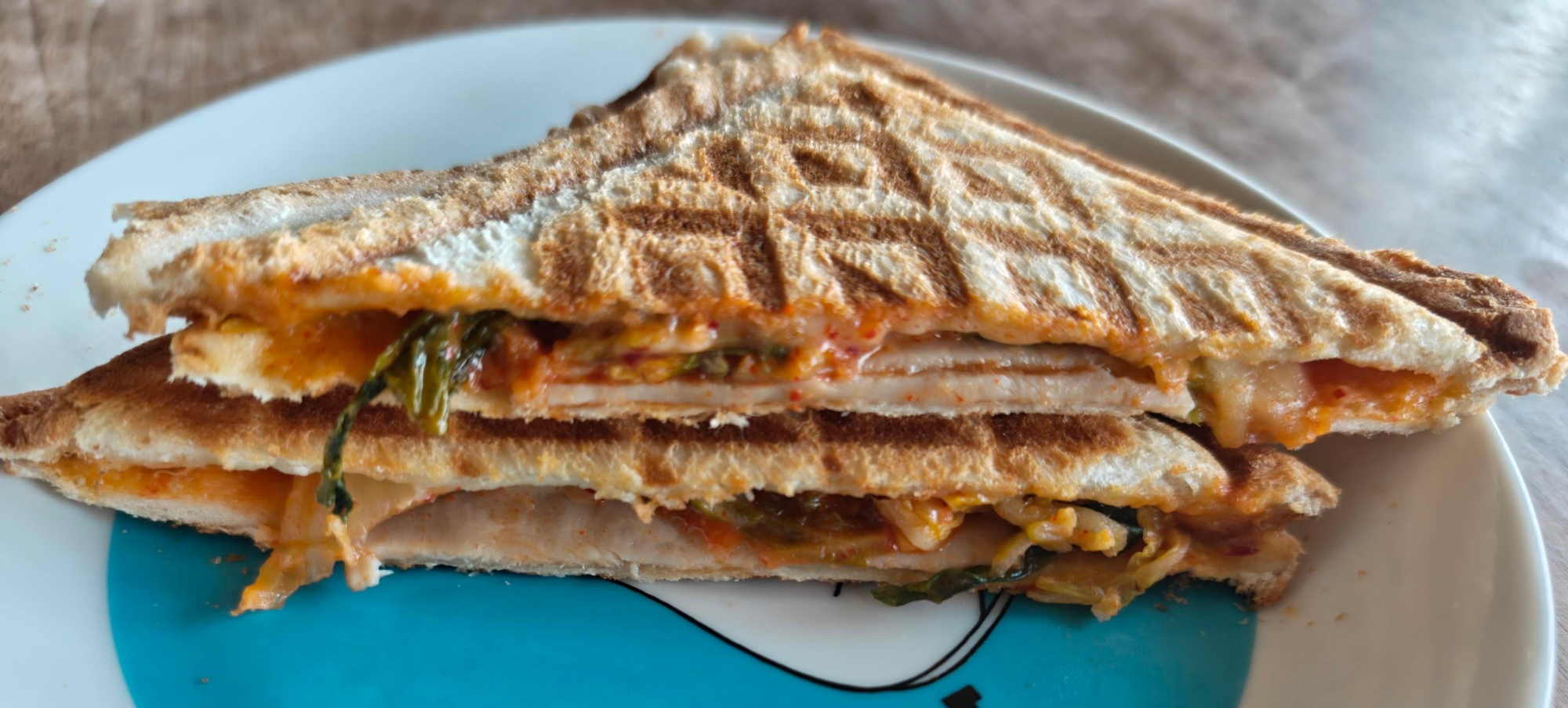ハムチーズキムチのホットサンド