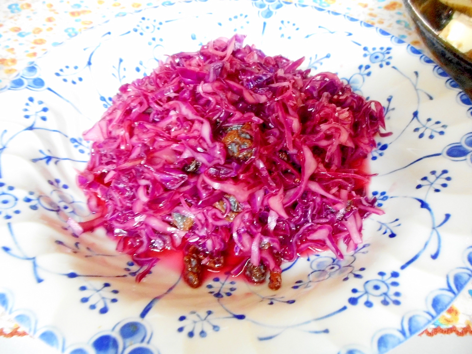 紫キャベツとレーズンのサラダ