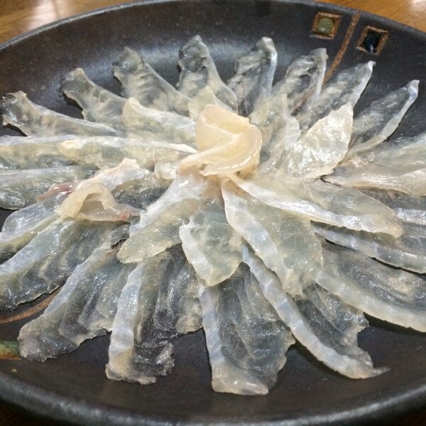 肝醤油を付けて カワハギ刺し レシピ 作り方 By 楽天レシピ 肝醤油を付けて カワハギ刺し レシピ 作り方 By 楽天レシピ