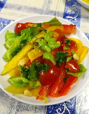 レタスパプリカトマトのマスタードサラダ