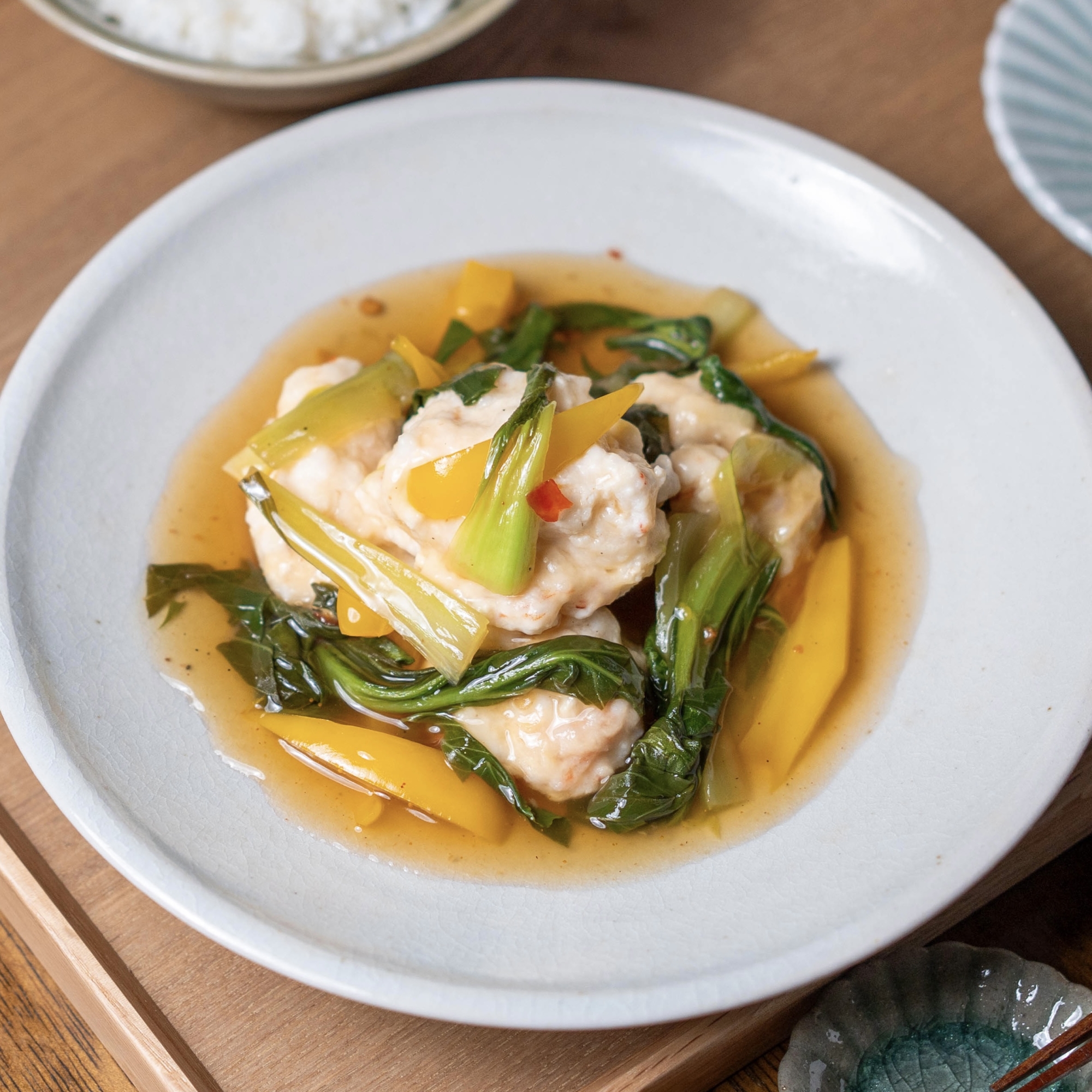 ふんわりえびだんごのナンプラーあんかけ