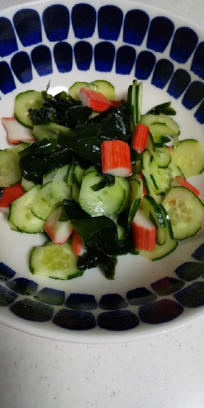 にんにく風味♡きゅうりとわかめとカニカマの酢の物