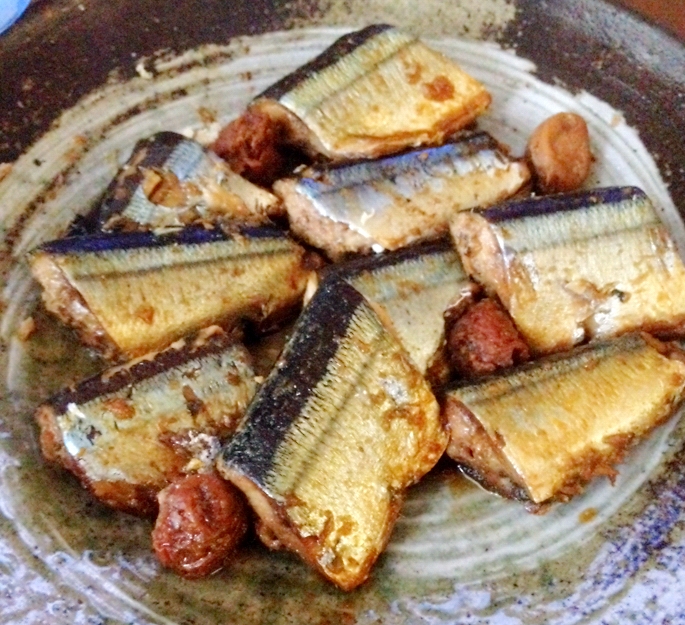 骨まで柔らかい♡圧力鍋でサンマの梅煮