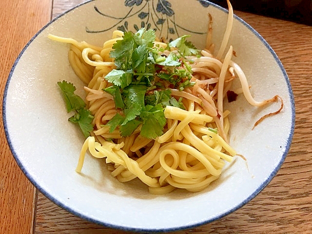 簡単エスニックパクチーの油そば