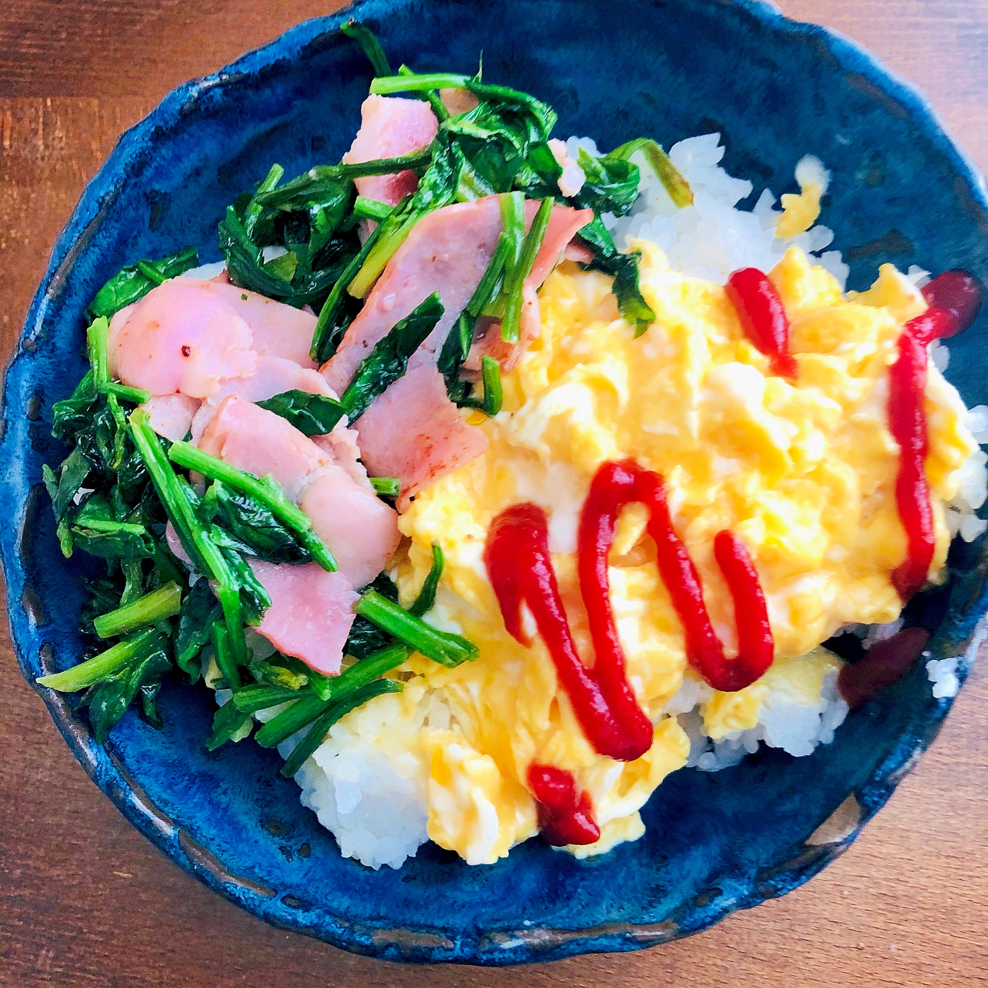 ベーコンとスクランブルエッグのご飯