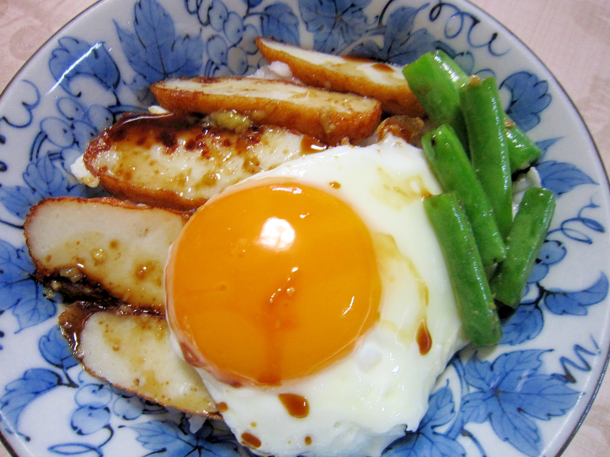 卵さつま揚げ丼